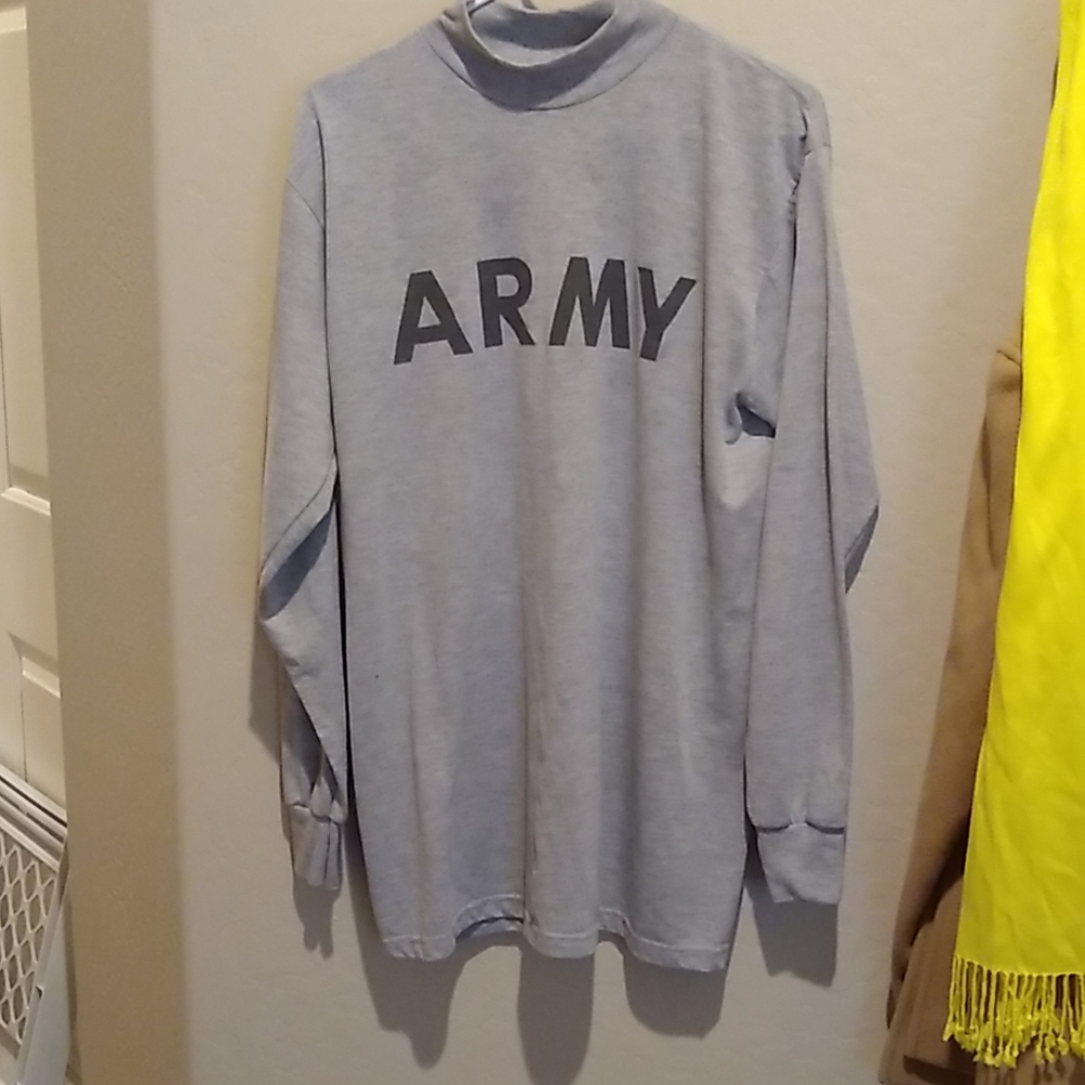 Long sleeve t-shirt